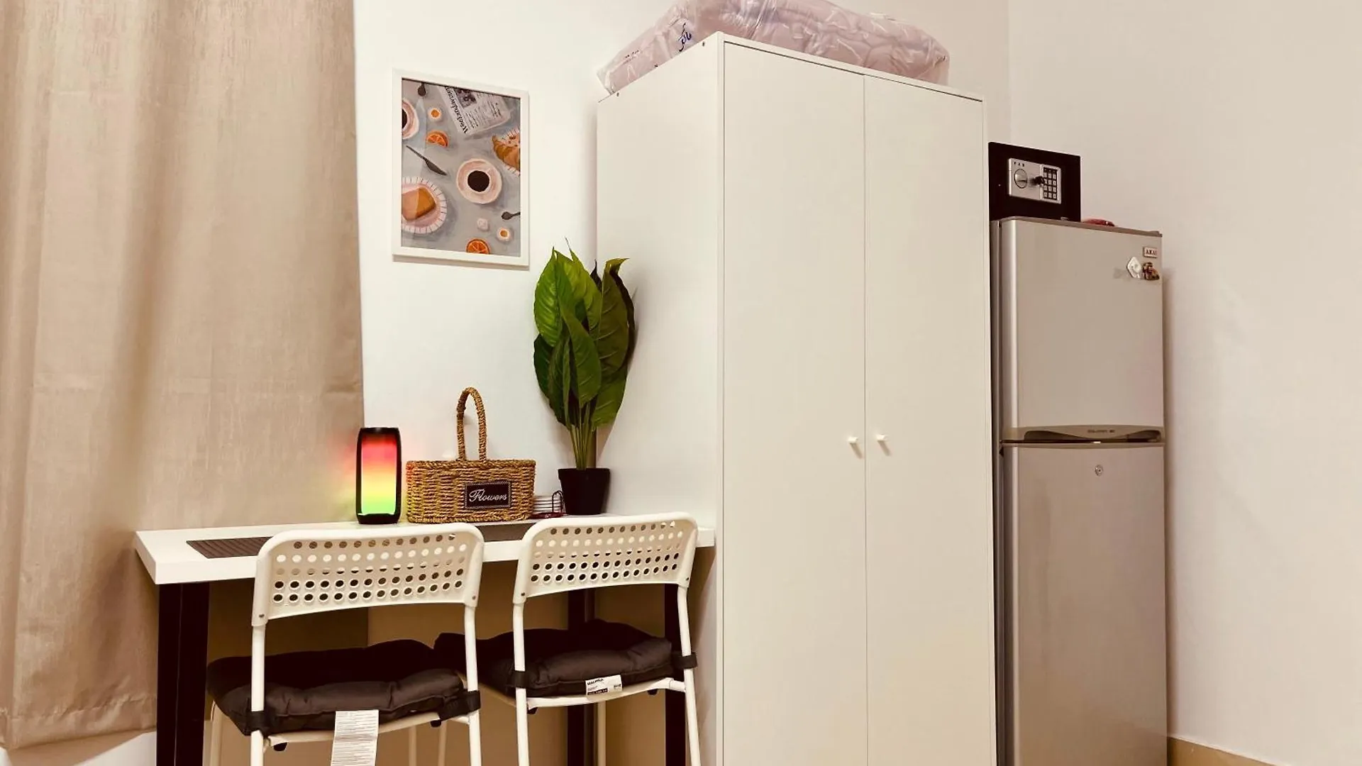 Al Wahda Hostel Abu Dhabi Lejlighed
